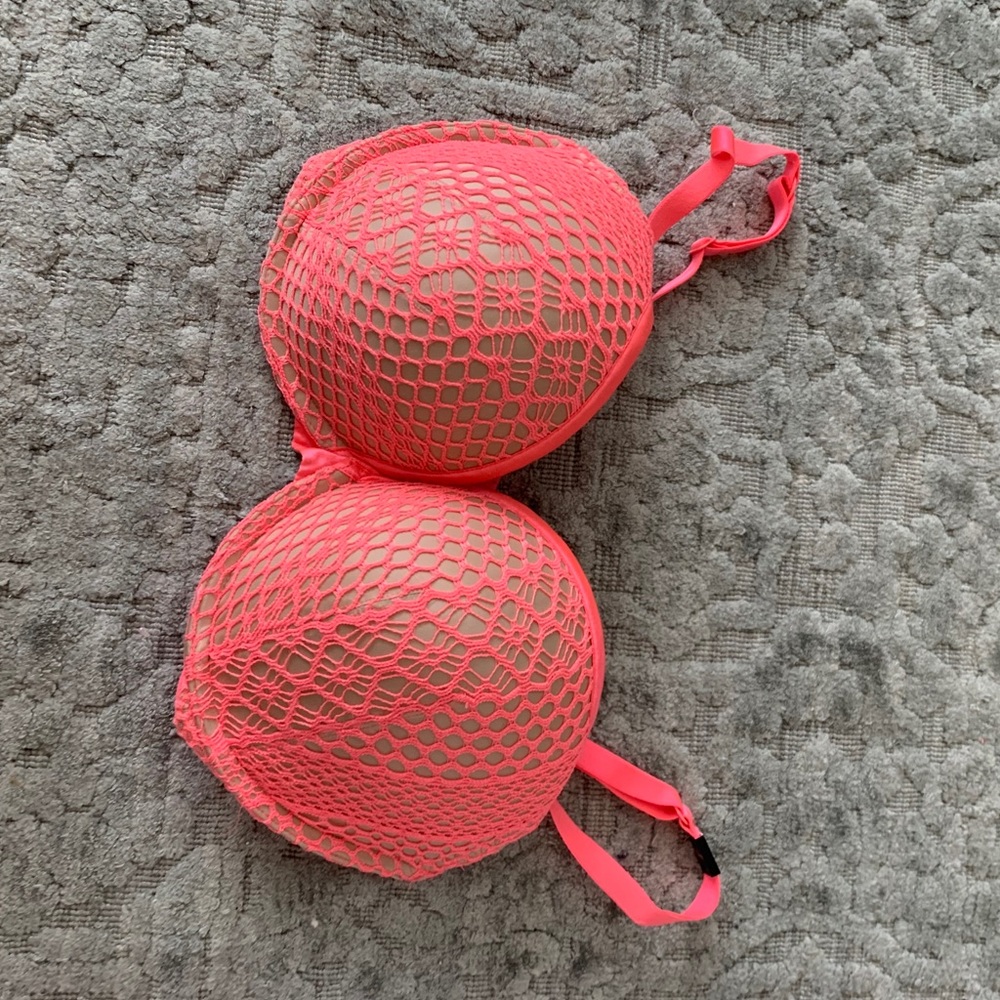 Nwt Victoria’s Secret bra 32DDD